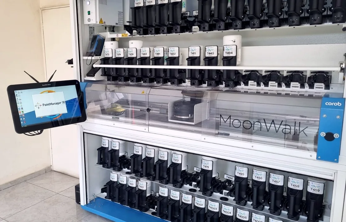 Sistema de mezcla automática de color MoonWalk de PPG en el laboratorio de CasMag